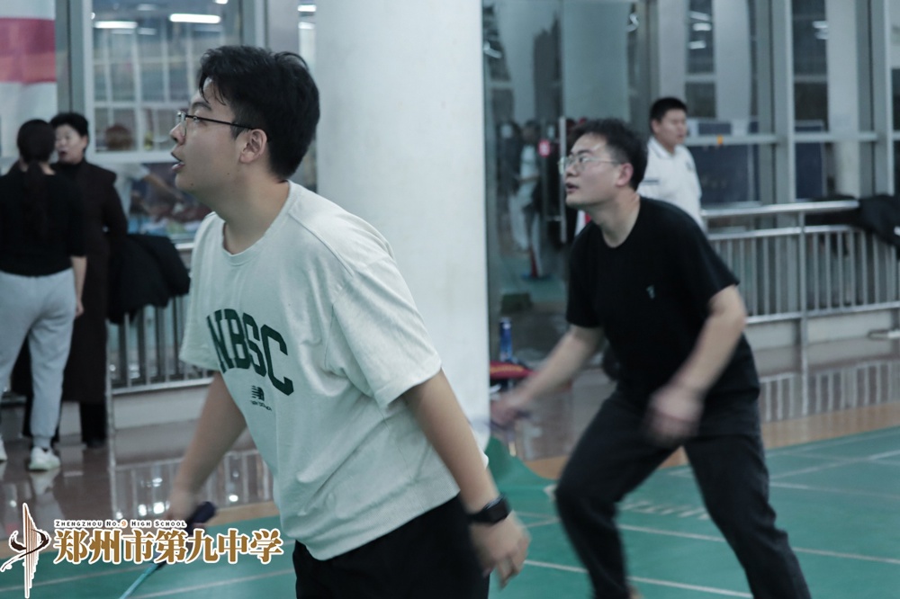 C:\Users\stefa\Desktop\羽毛球比赛新闻\羽毛球比赛新闻\图1比赛精彩瞬间.jpg