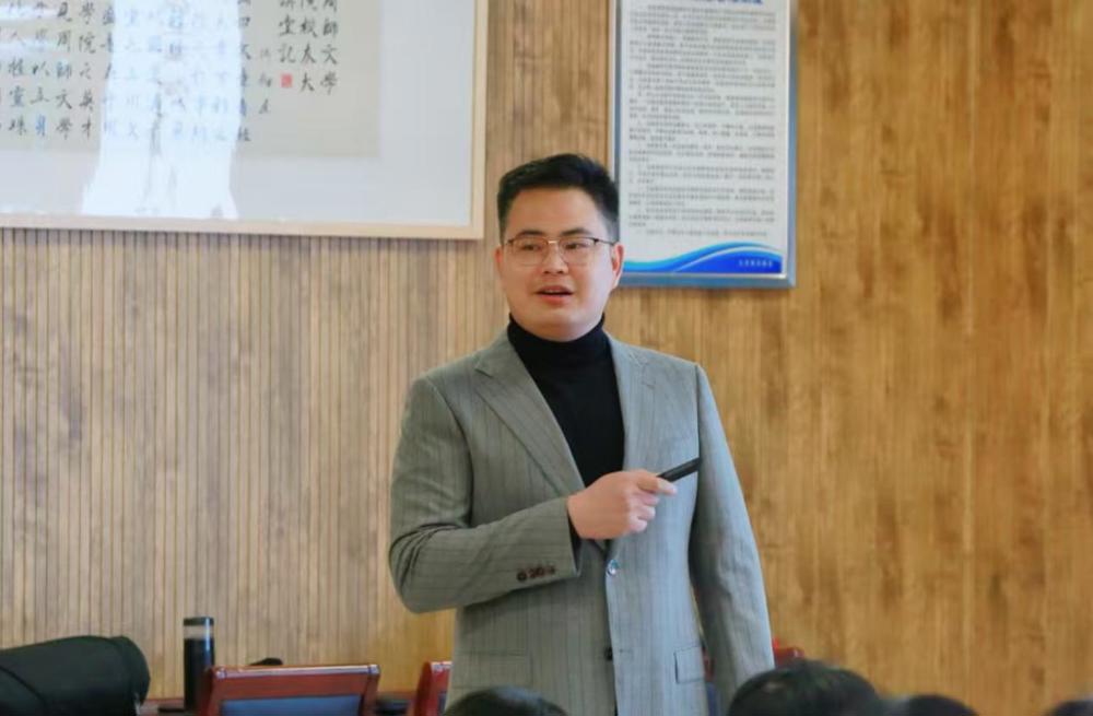 77ee8f8b65c42944bd56b4a115350c6