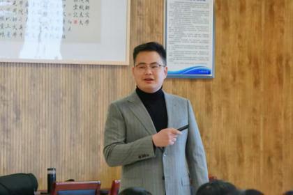 以信为桥，以爱育人——2025年学校师德典型“代爹”代志豪老师先进事迹